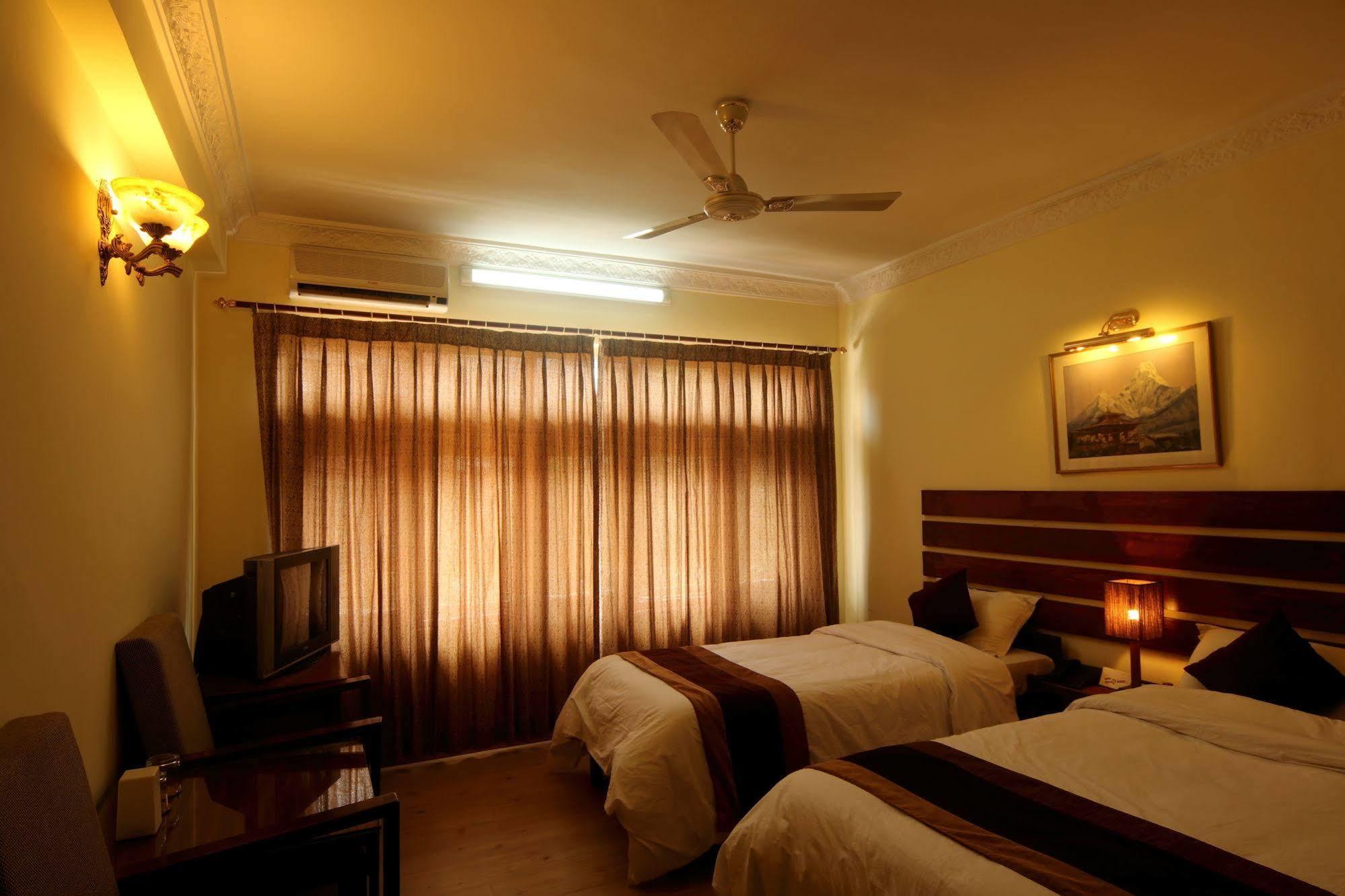 Hotel Thorong Peak Katmandu Dış mekan fotoğraf