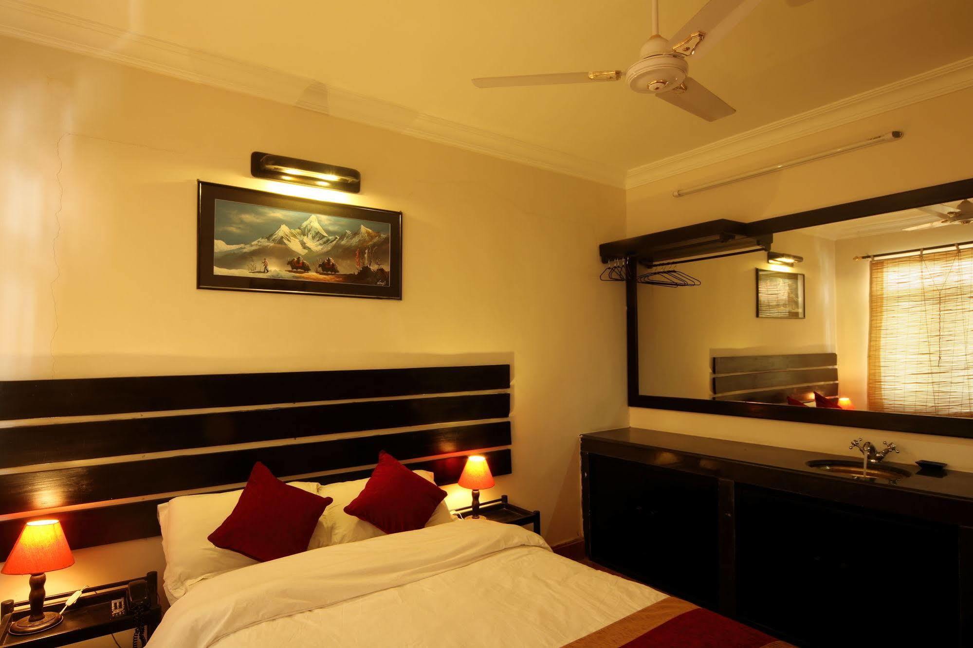 Hotel Thorong Peak Katmandu Dış mekan fotoğraf